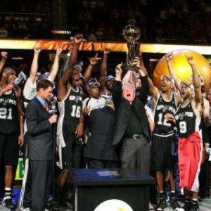  尤文悍将重伤赛季报销后防雪上加霜  