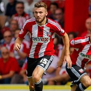  布伦特福德平狼队，保级大战各取一分  