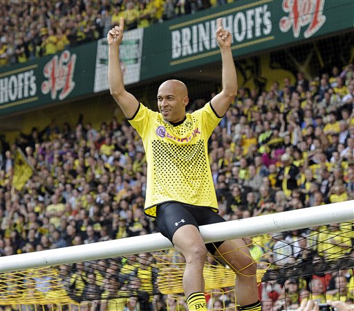  多特蒙德绝杀法兰克福登顶积分榜首  