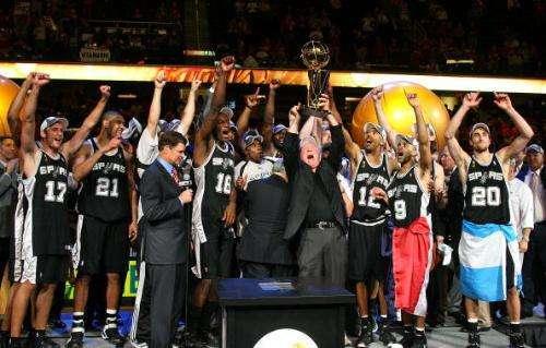  尤文悍将重伤赛季报销后防雪上加霜  